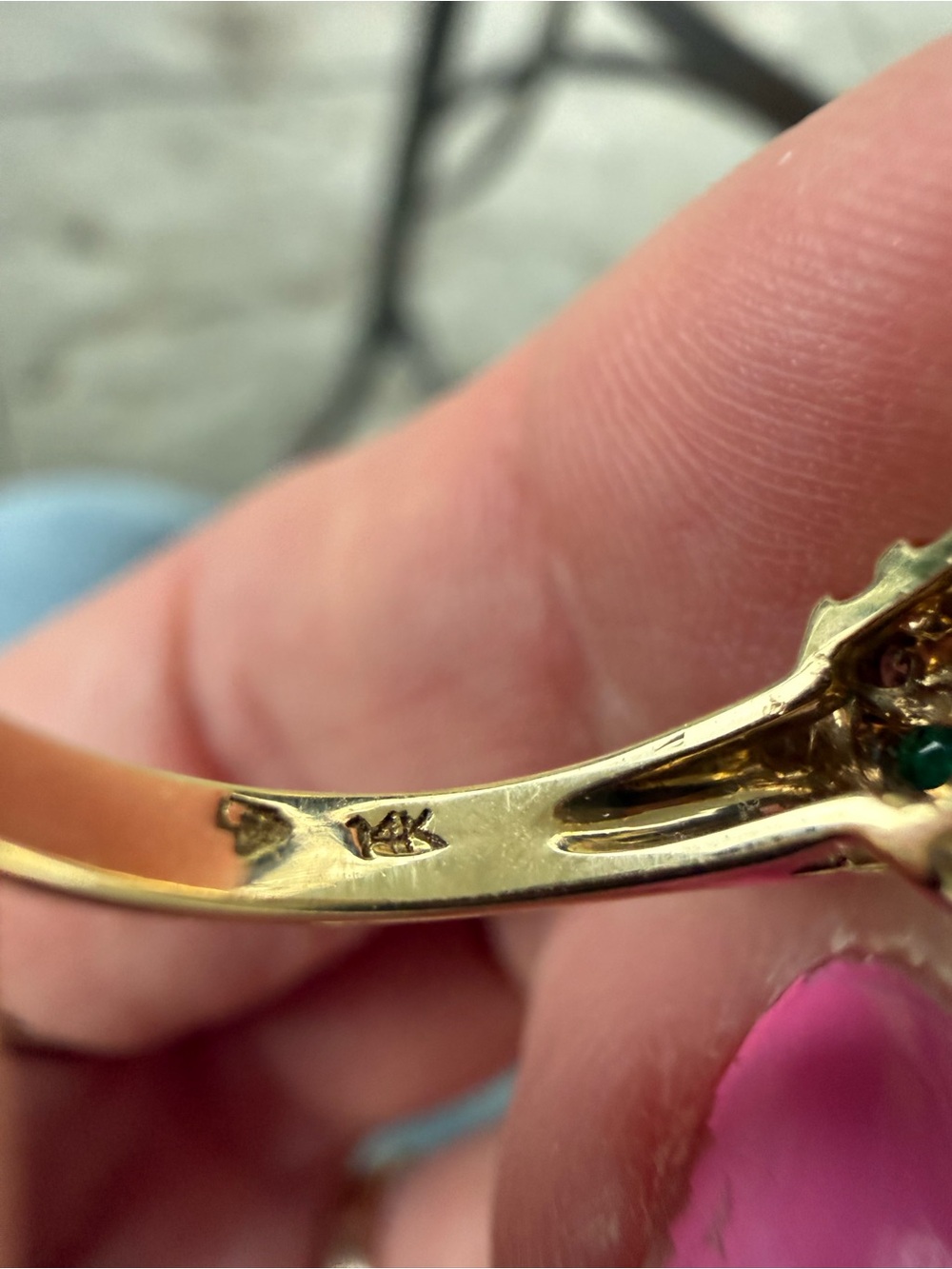14 kt gold natural diamond and emerald vintage ring. Excellent condition!